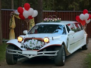 קישוט רכב לחתונה עם בלונים